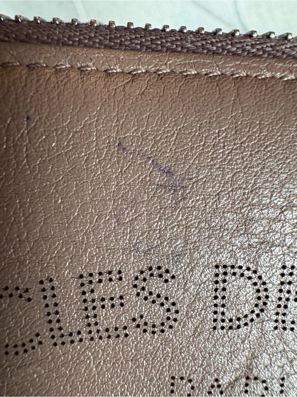 Authentic Louis Vuitton taupe Leather Zip-Around Wallet - Picture 3 of 16